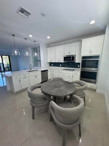 Building Photo - 613 Windward Cir N