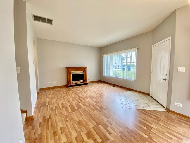 Foto del edificio - 185 N Oakhurst Dr