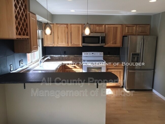 Building Photo - 3850 Paseo del Prado