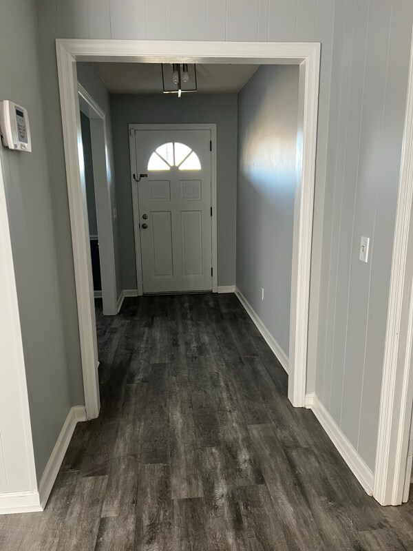 Foto del edificio - 639 N College Rd