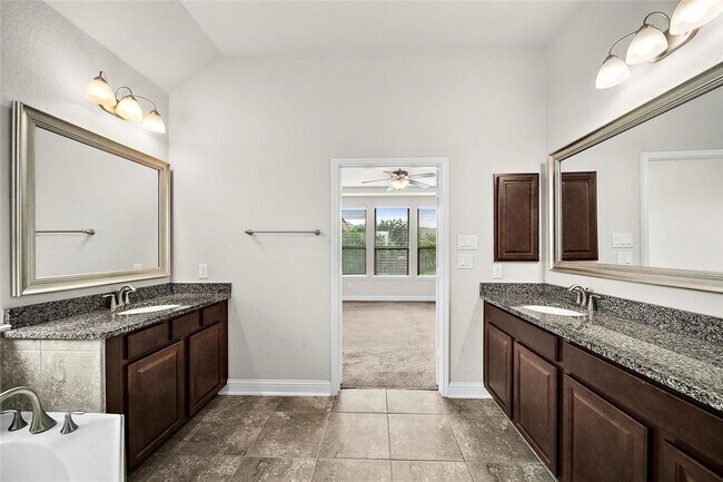 Foto del edificio - 17003 Maravillas Cove Dr