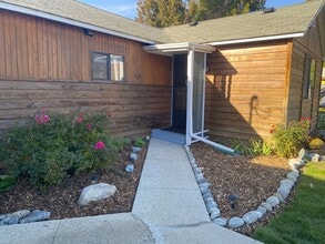 Building Photo - 525-525 N Markeson St