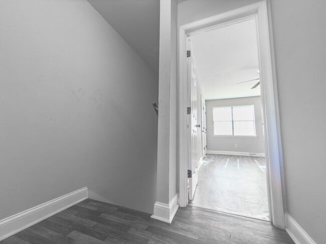 Building Photo - Updated 2BR West Ashley Townhome – Bright, Spacious & Move-In Ready!