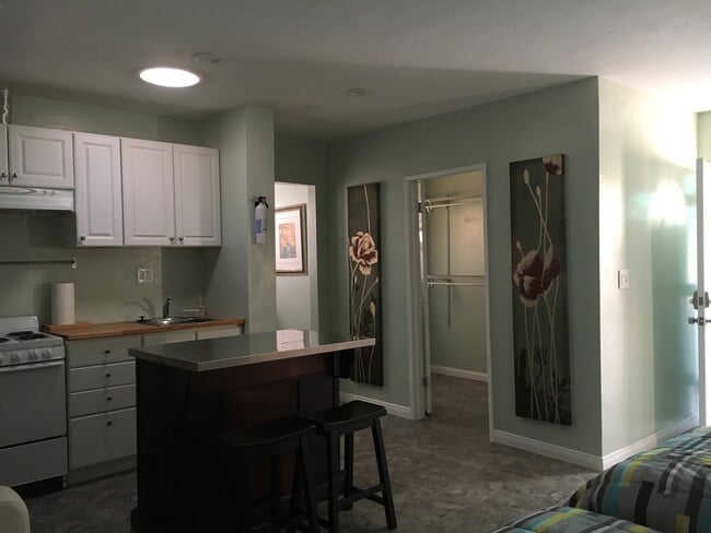 Building Photo - 632 Maria Ave