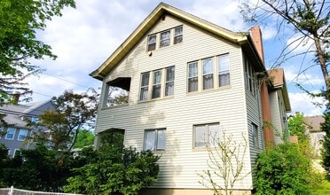 Building Photo - 42 Vance St