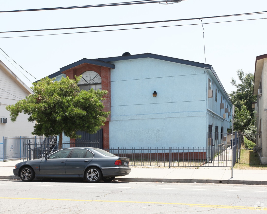 Building Photo - 4656 York Blvd