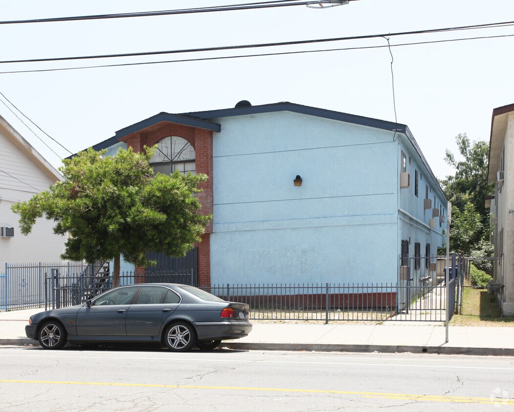 Foto del edificio - 4656 York Blvd