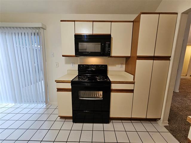 Foto del edificio - 18055 Whispering Gables Ln