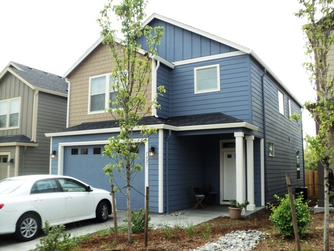 7421 NE 58th Way - Lote 3 - Walnut Village Townhomes