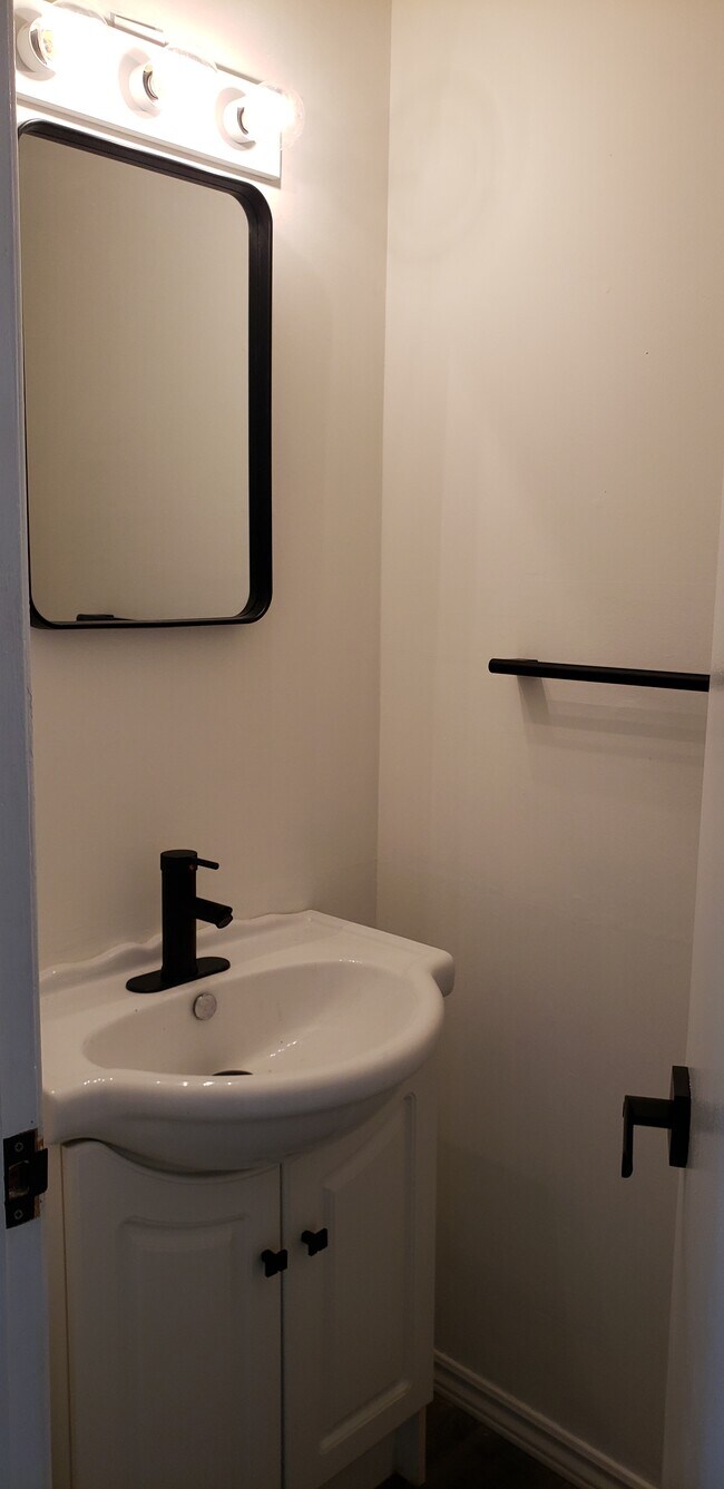 Photo du bâtiment - 234 Monmore Rd