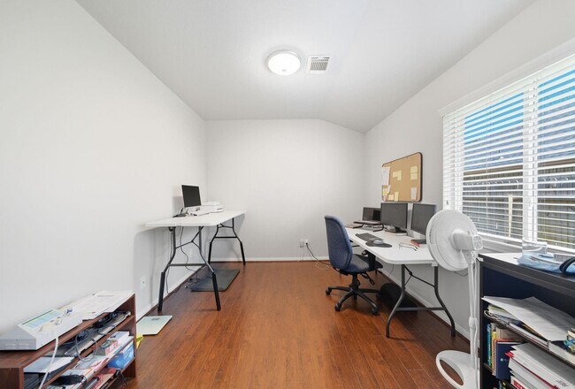 Foto del edificio - 25707 Crisp Spring Ln
