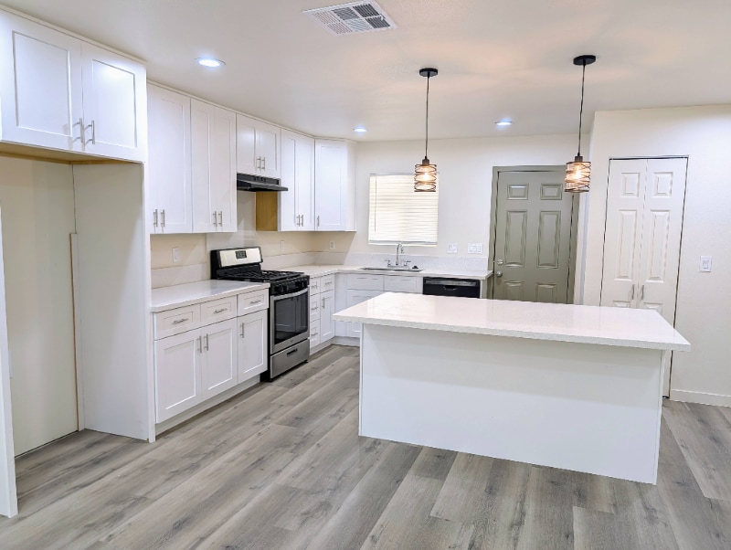 Foto principal - 1358 N Murray St