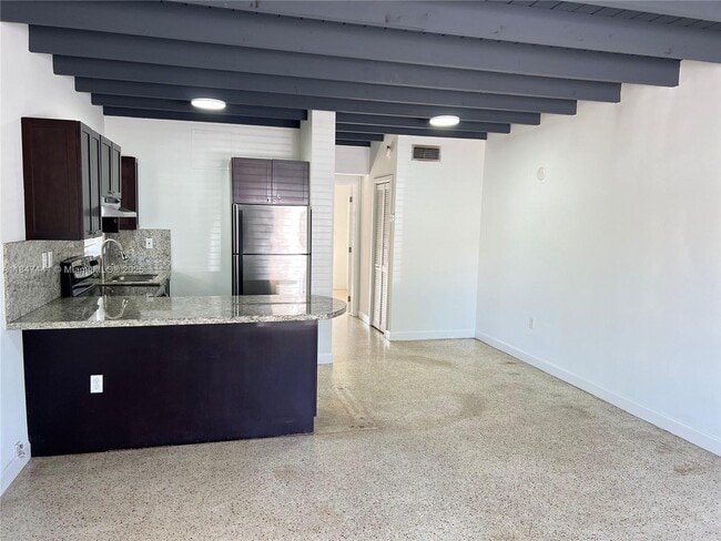 Building Photo - 1222 SW 30th Ct