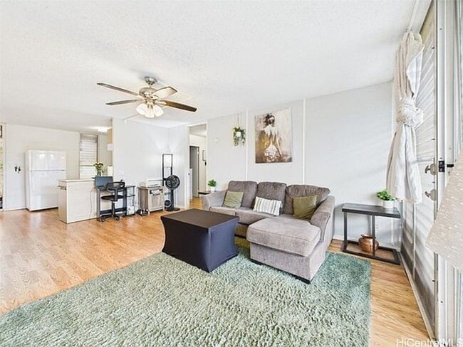 Building Photo - Cathedral Point - Mililani 1br/1ba w/2 par...