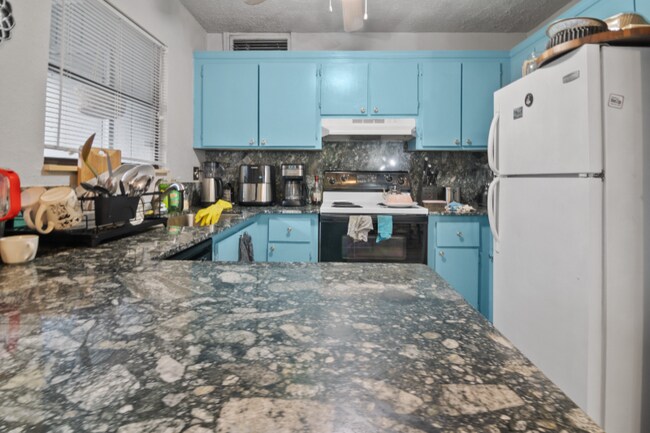Foto del edificio - 2811 SW Archer Rd