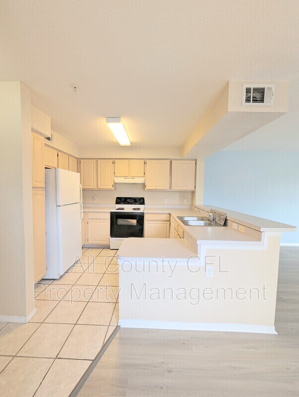 Foto del edificio - 13838 Fairway Island Dr