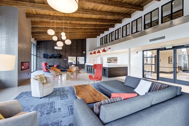 Building Photo - Avana Belmar