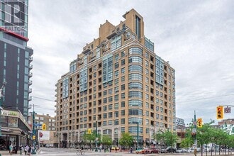 Building Photo - 438 Richmond St W