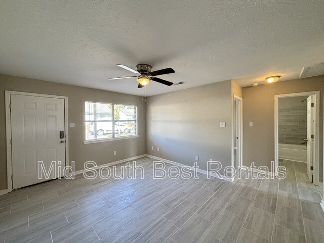 Building Photo - 1114 Ruth Ann Dr
