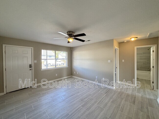 Foto del edificio - 1114 Ruth Ann Dr