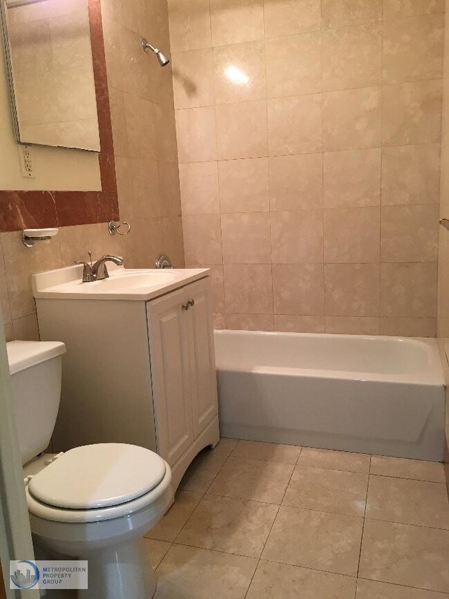 Foto del edificio - 243 E 3rd St