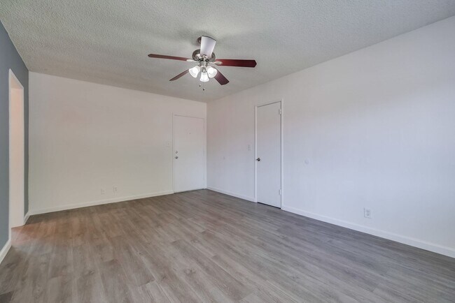 Foto del interior - 2485 Venice Blvd Venice Blvd Apartment