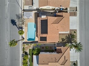 Building Photo - 4835 Illustrious St