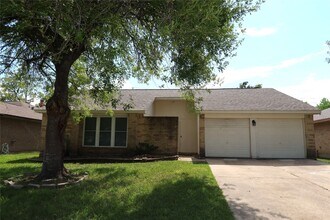Building Photo - 17122 Coachmaker Dr