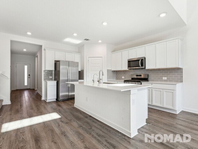 Foto del edificio - 272 Geminiflora Bend