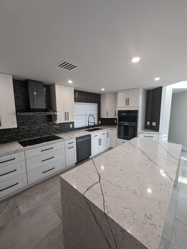 Photo - 5720 NW 61st Pl House