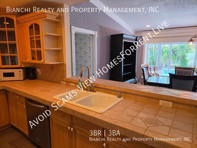Foto del edificio - 1132 Ridge Dr