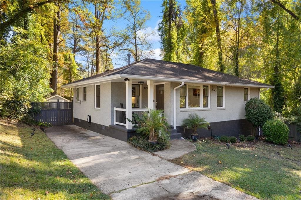 Primary Photo - 1290 Glen Forest Way