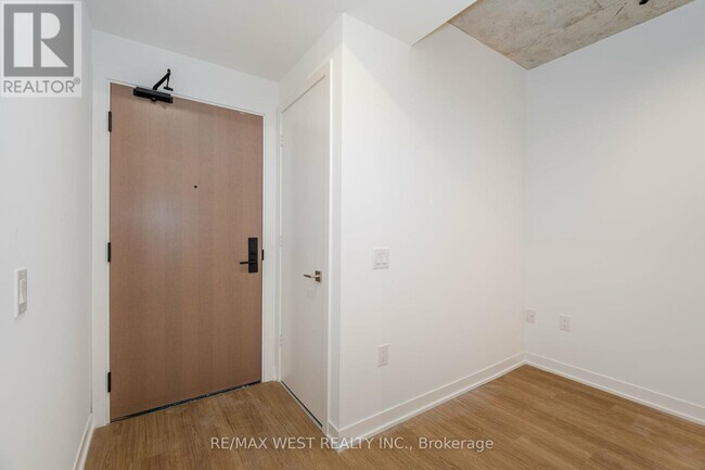 Photo du bâtiment - 195 McCaul St