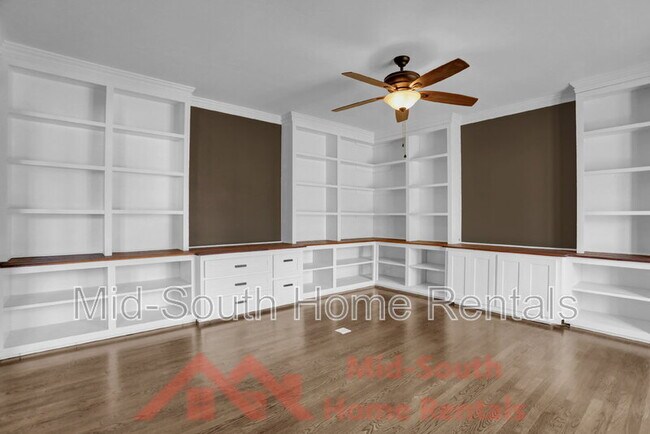 Foto del edificio - 2654 Fox Creek Dr