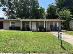 Building Photo - 2518 Winthrop Dr