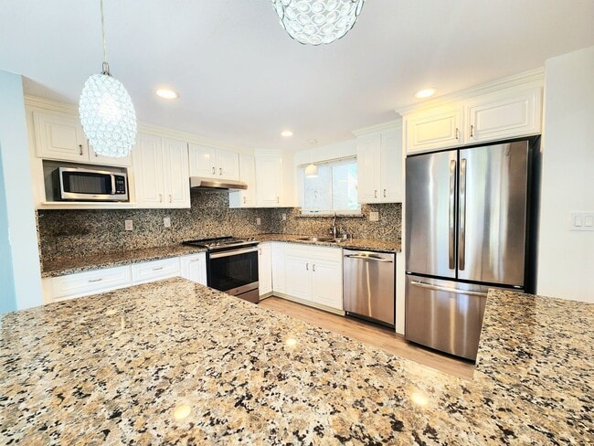 Building Photo - Spacious 4 bedroom in Foster City