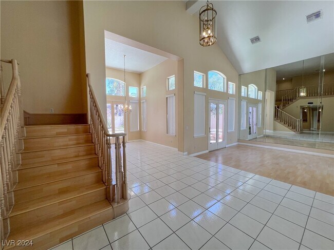 Building Photo - 2920 Sunstone St