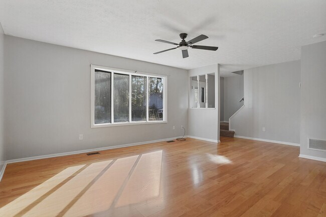 Foto del edificio - 5758 Beech Dr