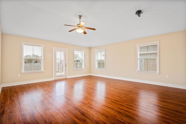 Foto del edificio - WEST FAIRHOPE IN HUNTINGTON WOODS