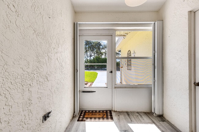 Foto del edificio - 11036 SE Sea Pines Cir