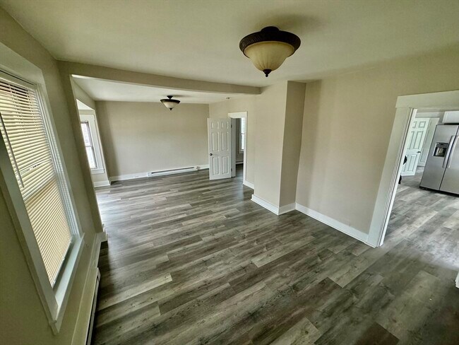 Foto del edificio - 585 Main St