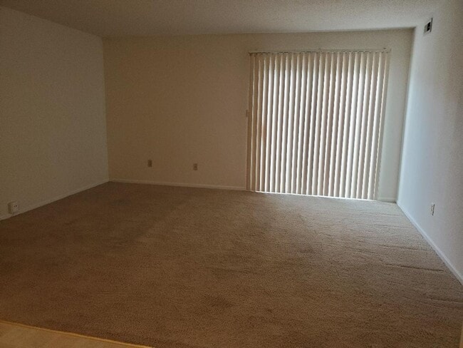 Interior Photo - Heatherbrook