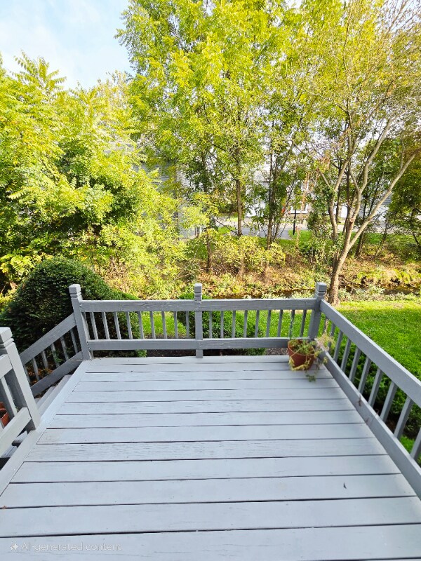 Foto del edificio - 821-21 Creek Ct