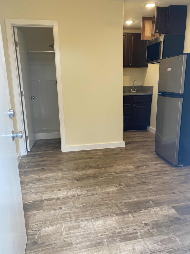 Foto del edificio - 7317 Parmelee Ave
