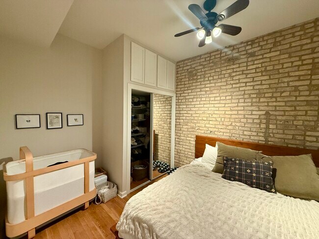 Foto del edificio - 1903 N Sheffield Ave