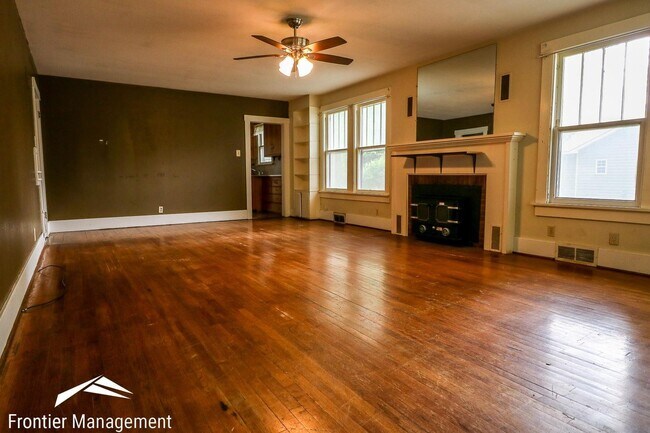 Building Photo - 5 br, 2 bath House - 1000 Ratone st.