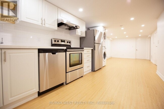 Building Photo - 16 Maynard Ave