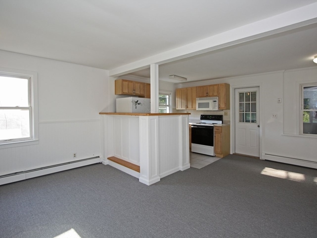 Building Photo - Henning Drive Apartments