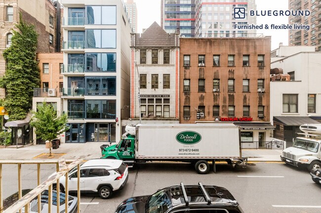 Foto del edificio - 246 E 53rd St