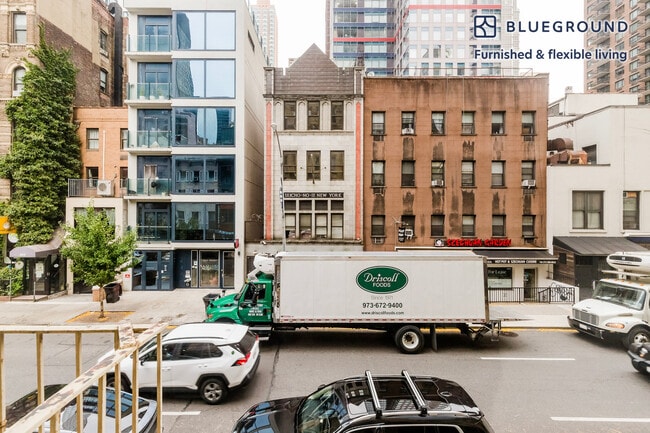 Building Photo - 246 E 53rd St